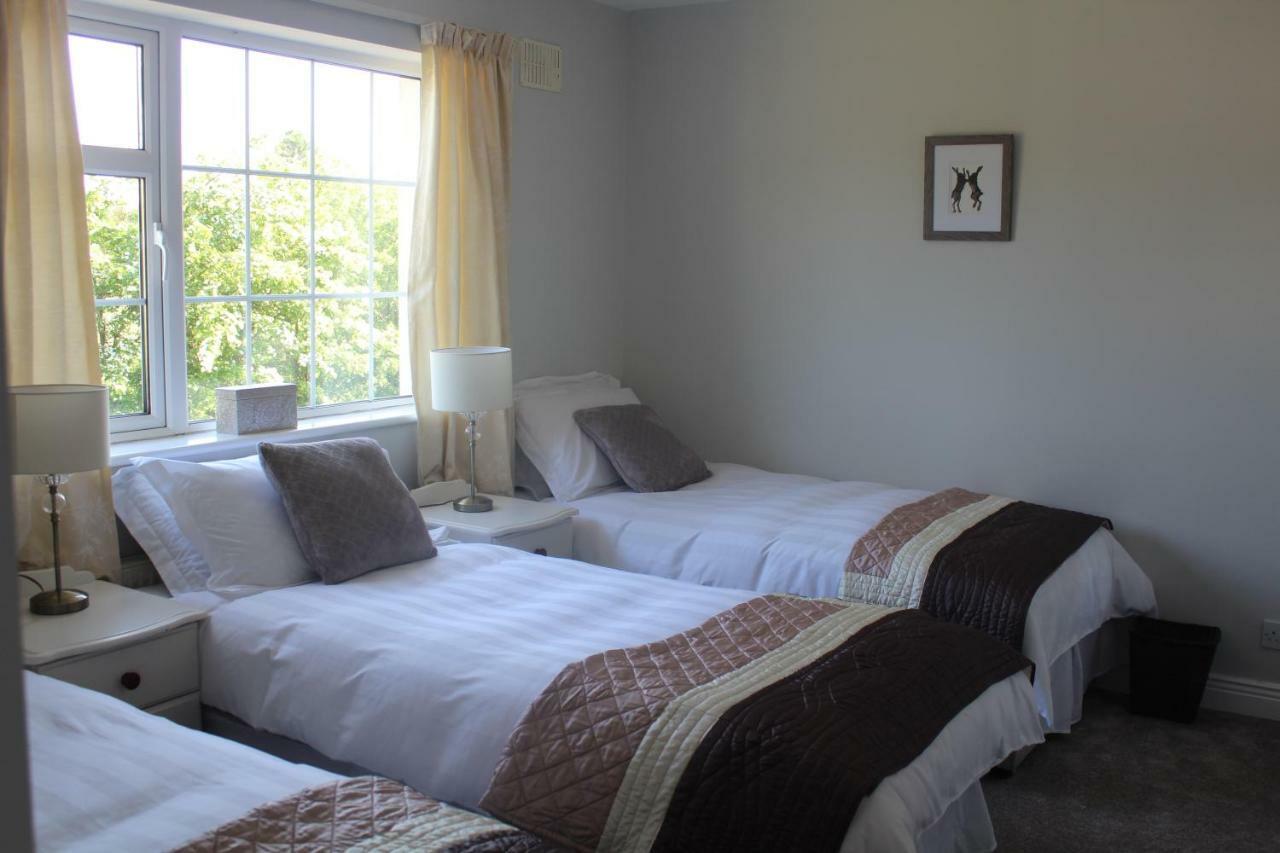 Villa 5 Mins Walk To Carrick - Sleeps 12 - Off Road Parking - Modern House Exterior foto