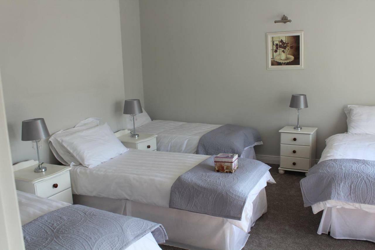 Villa 5 Mins Walk To Carrick - Sleeps 12 - Off Road Parking - Modern House Exterior foto